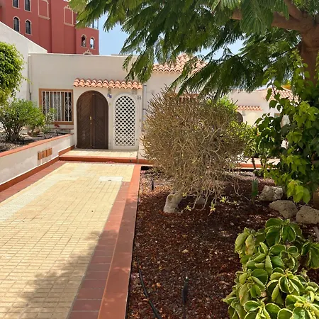 Cactus's House, 150 M Beach, 1 Bdr, 4 Guests, Wifi, Netflix, Lejlighed *