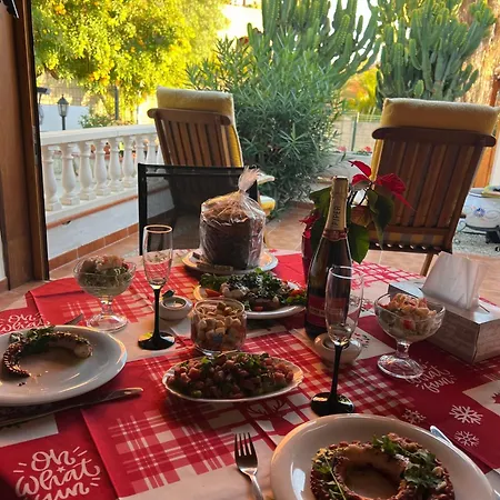 Cactus's House, 150 M Beach, 1 Bdr, 4 Guests, Wifi, Netflix, דירה