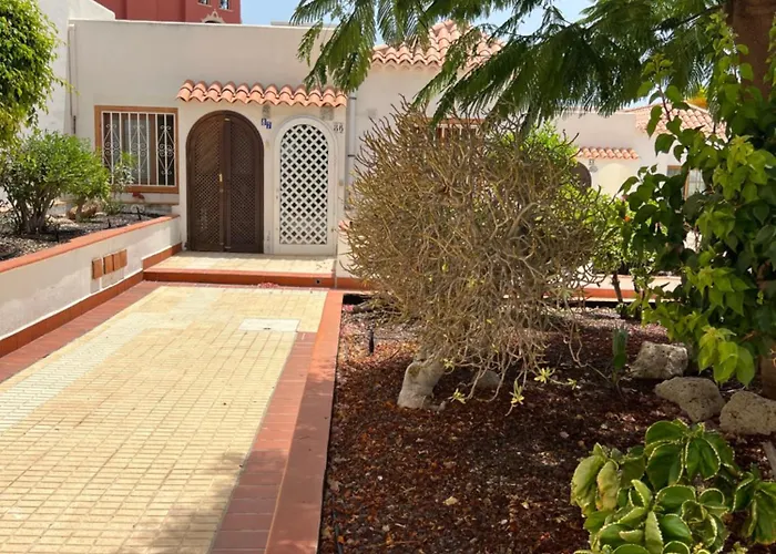 Cactus's House, 150 M Beach, 1 Bdr, 4 Guests, Wifi, Netflix, 아파트 *